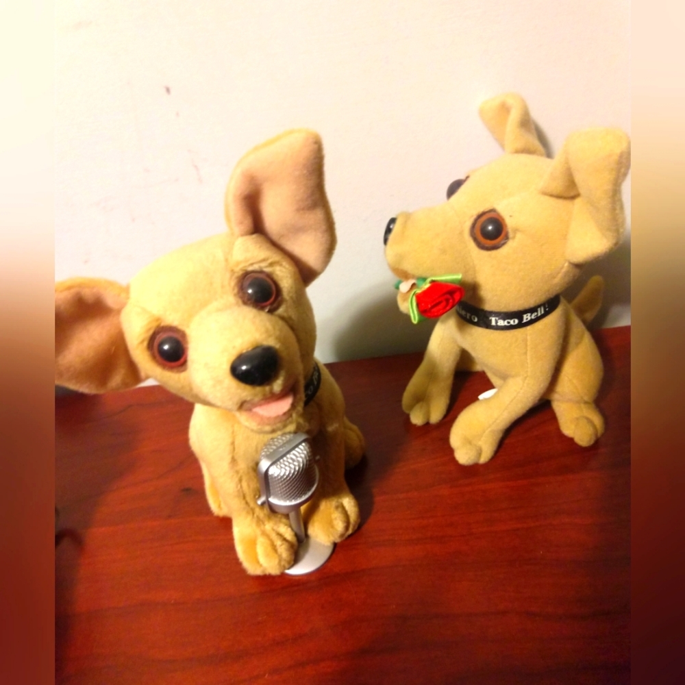 Two Vintage Collectible Taco Bell Dinky & Gidget Chihuahuas .